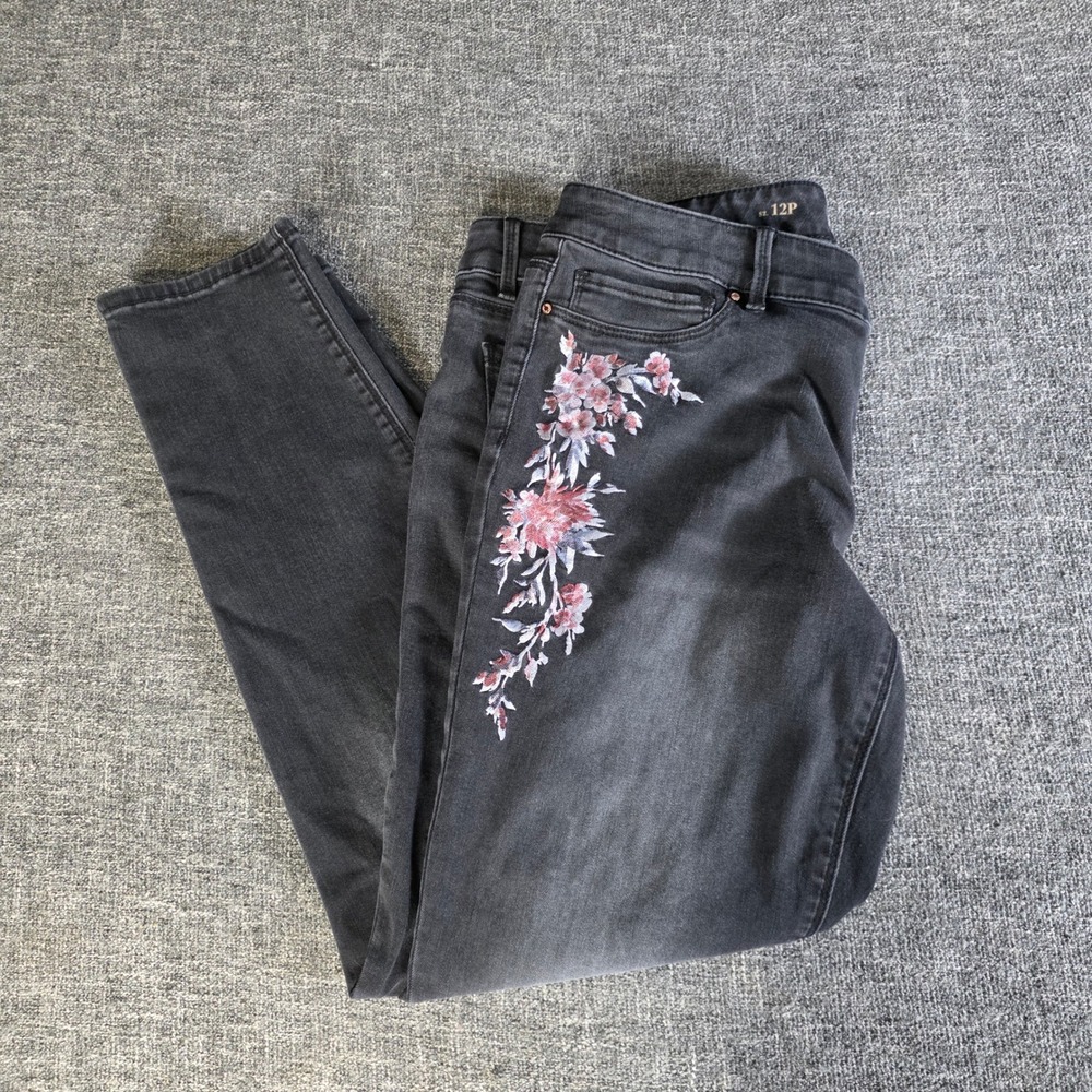 White House Black Market Jeans Womens 12P Black Floral Embroidered Jegging